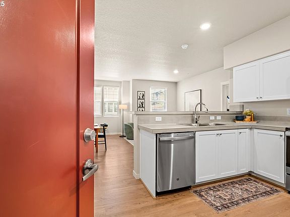 4th image of 17149 SW Snowdale St Unit 104
