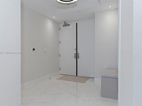 3rd image of 100 S Pointe Dr APT 910