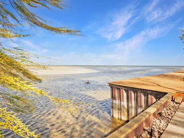 6867 Debralyn Dr, Unionville, MI 48767