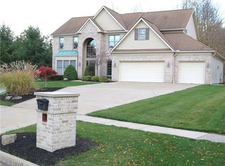 18571 Glen Cairn Way, Strongsville, OH