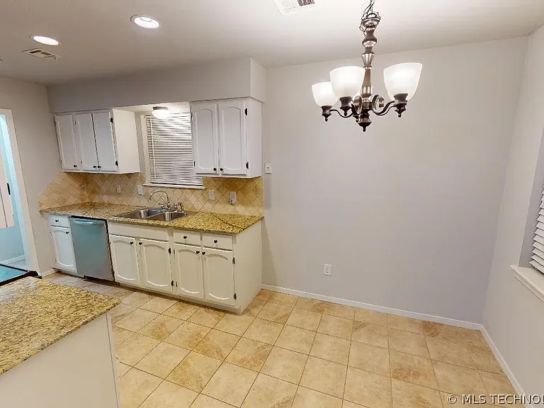 9215 S 92nd East Ave — Photo 6