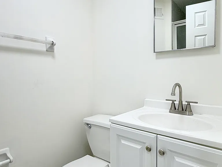 305B Tysens Ln #1 — Photo 5