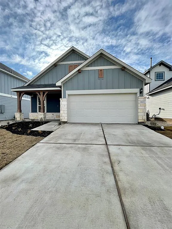Building Photo - 1613 Brimhurst Dr