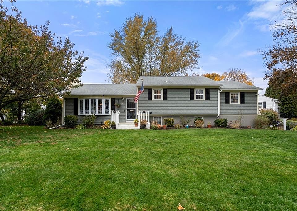 20 Birchwood Dr, North Kingstown, RI 02852 | Zillow