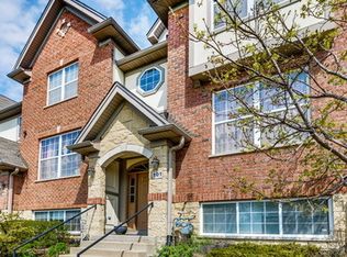 101 Creekbend Ct, Mount Prospect, IL