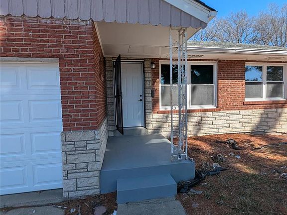 2nd image of 6127 Lucille Ave