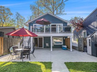 16232 Cove Dr, Linden, MI 48451