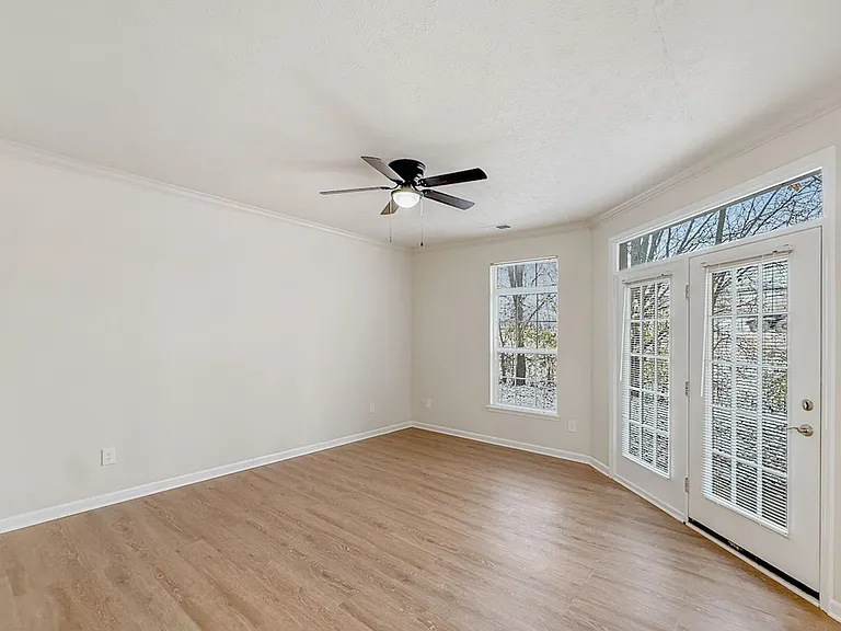 702 Beachfront Dr — Photo 18