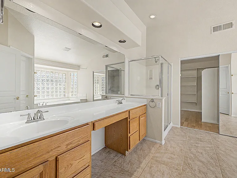 1722 E Samuel Dr — Photo 26