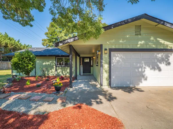 238 Grandview Ln, Grants Pass, OR 97527
