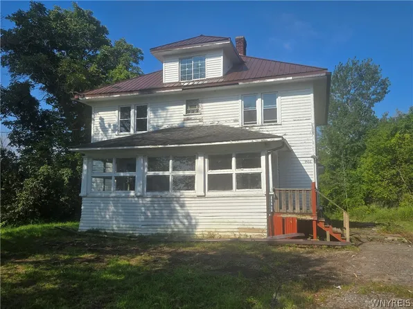 3566 Drum Rd, Middleport, NY 14105