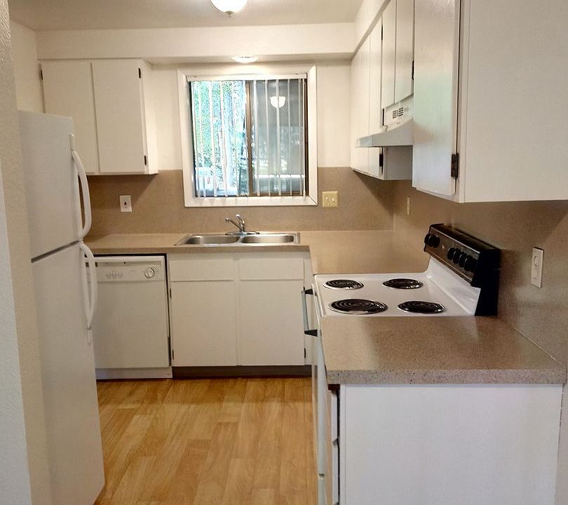 1st image of 3932 Lancaster Dr NE #3950