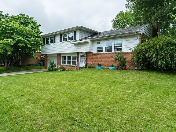 2nd image of 2105 Armour Dr