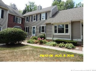 7 Braintree Ct, Suffield, CT 06078