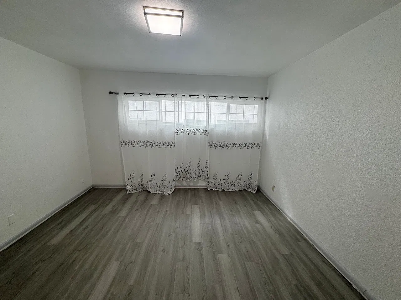2 bed, 1025 sqft, $2,750 — Photo 4