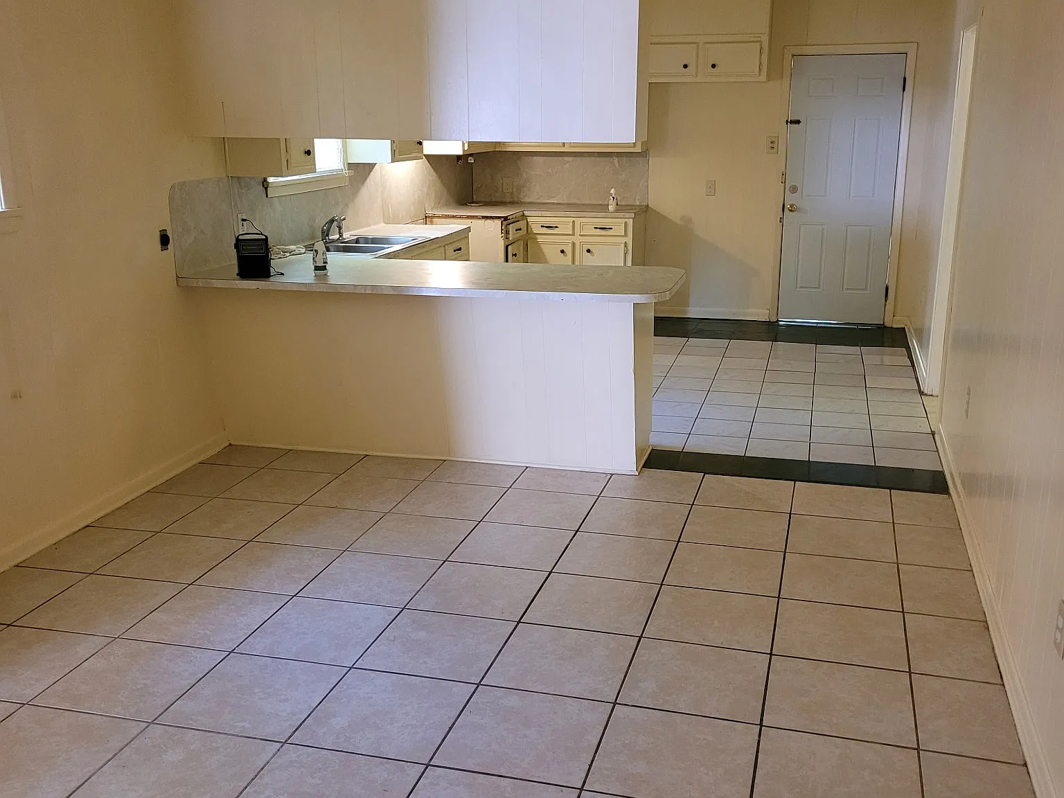 4 bed, 1.5 bath, $1,200 — Photo 3