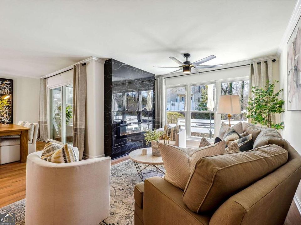 1st image of 2680 Greentree Dr SE