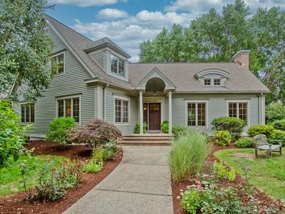 2 Dove Hl, South Hadley, MA, 01075