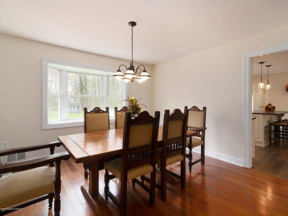 5th image of 9 McCampbell Rd