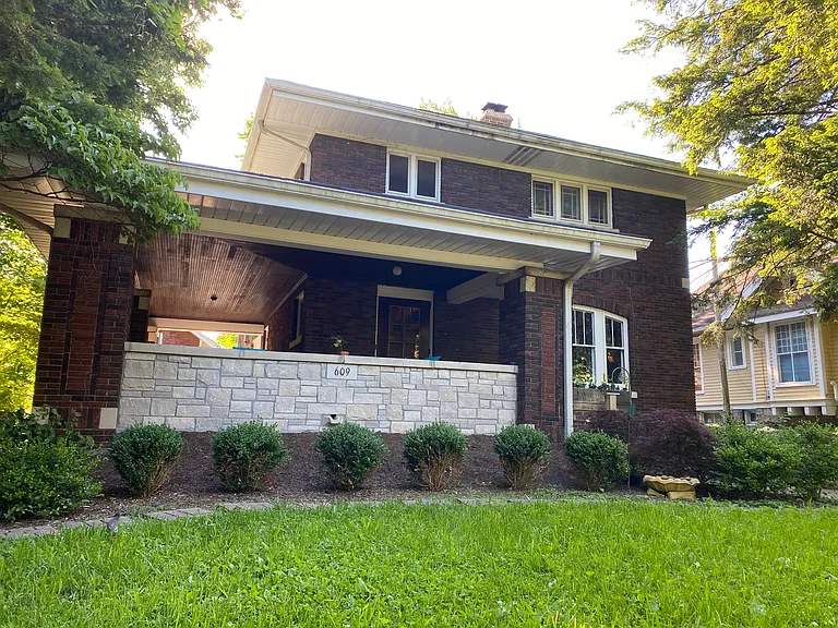 609 S Fess Ave — Photo 1