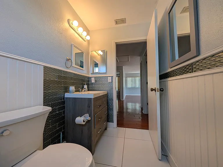 11435 Georgetown Cir — Photo 26