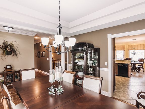 5th image of 128 Stonehouse Dr