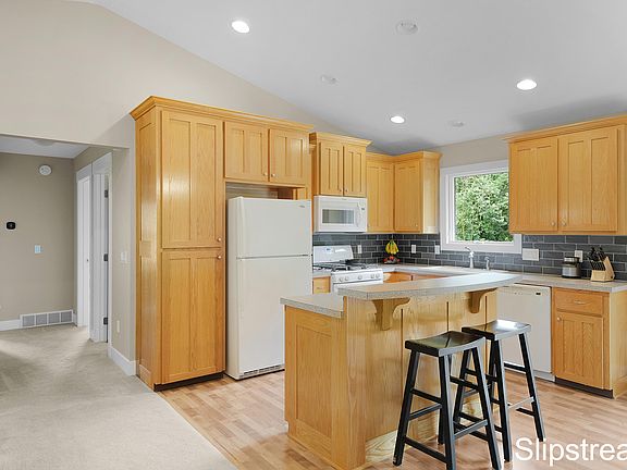 4th image of 10797 Lance Ave