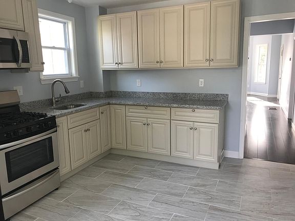 4th image of 93 Moulton St APT 2