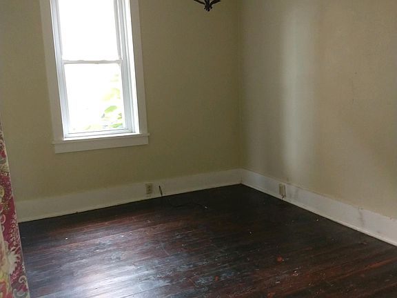 5th image of 262 W Market St