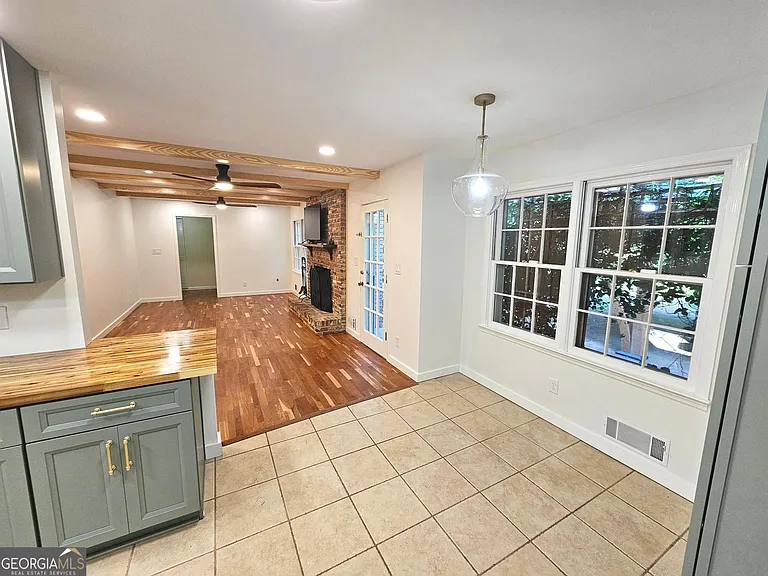 615 Kings Rd — Photo 12