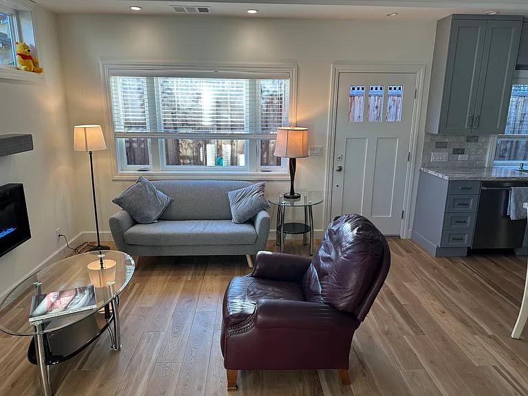 608 Howard Ave #A — Photo 36