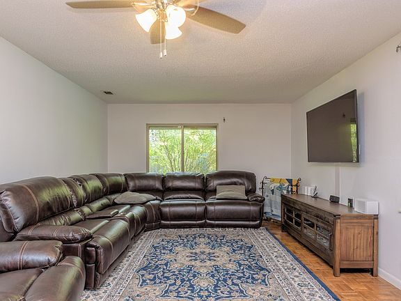 5th image of 707 Mesquite Dr
