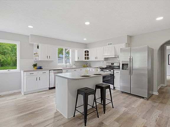 5th image of 6456 W Court St