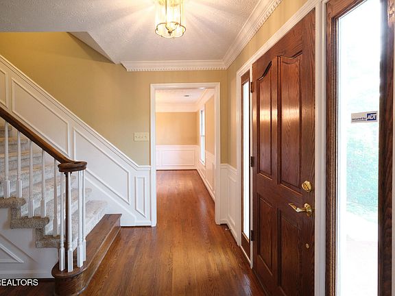 4th image of 11908 Burnside Pl
