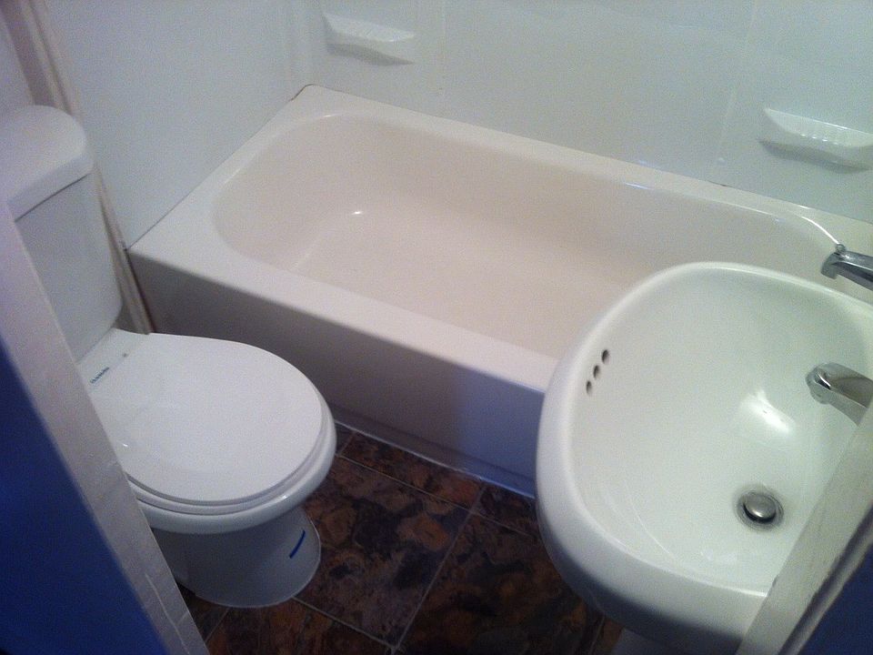 2nd image of 918 1/2 Church St