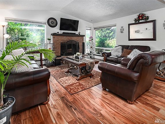 Open space living room at main level for entertaining guest.