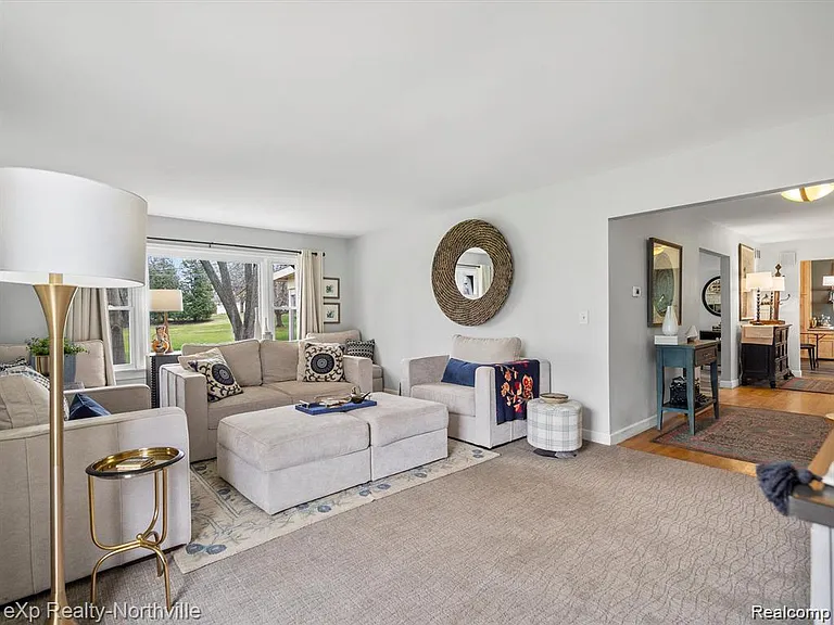 38205 Connaught Dr — Photo 26