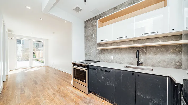 Rented by Nooklyn NYC LLC | media 4