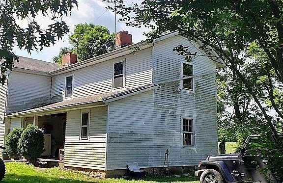 3rd image of 517 Wilson Ln