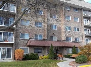 10373 Dearlove Rd APT 5F, Glenview, IL 60025
