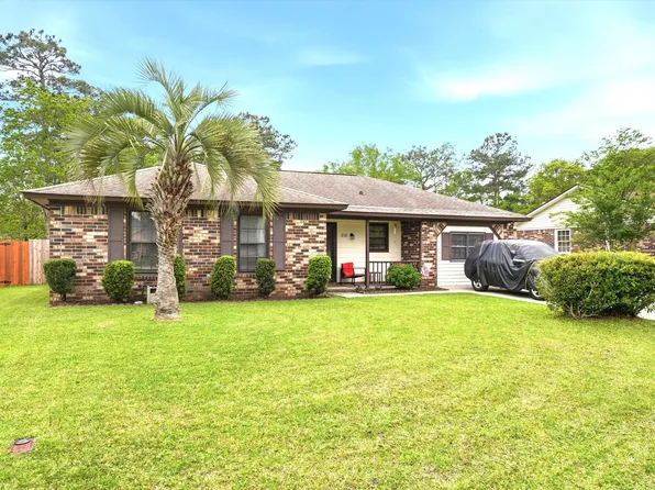 218 Village Green Cir, Summerville, SC 29486