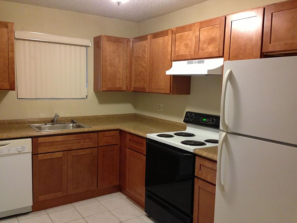 1st image of 11589 NW 41st St
