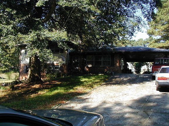 Front View up Driveway
