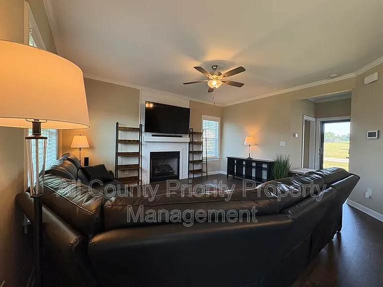 224 Williamson Place Dr — Photo 4