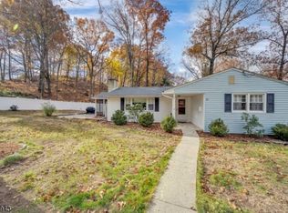 85 Alpine Trl, Sparta, NJ 07871