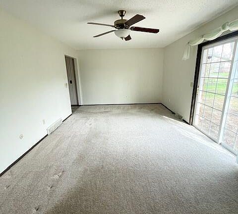 3rd image of 3262 Springtime Dr