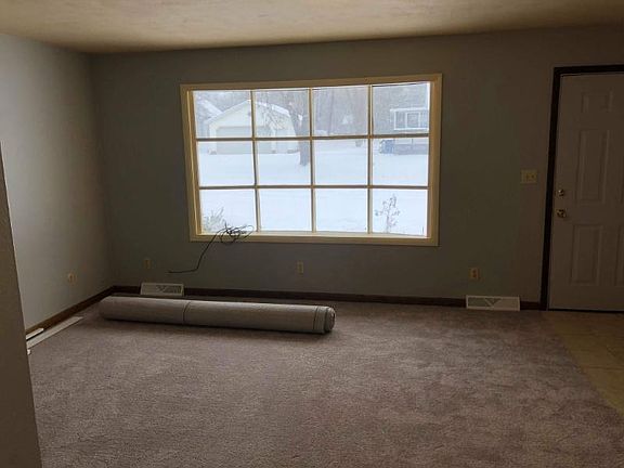 3rd image of 301 Eaton Ave