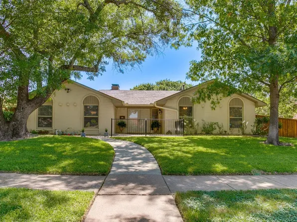 12506 Lochmeadows Dr, Dallas, TX 75244