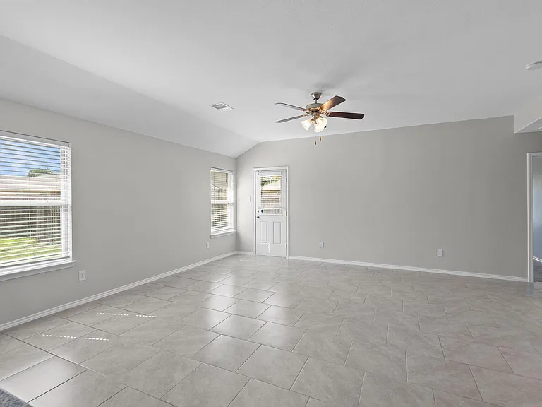10146 Shagbark Hickory Ct — Photo 15