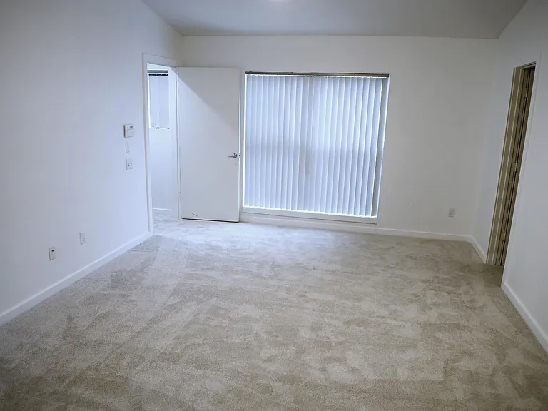 702 Ruthven St — Photo 15